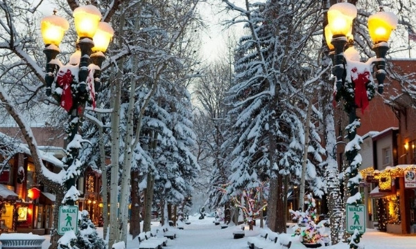 Best Places To Visit In December - Christmas In Colorado USA | Art In Voyage