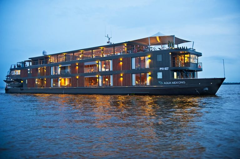 Luxury Aqua Mekong, by Art In voyage