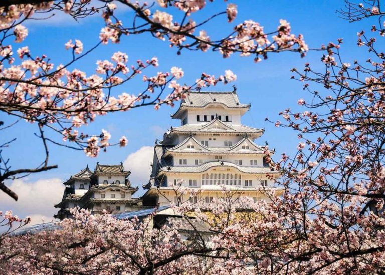 Himeji-Castle, Land of the Rising Sun, Travel Japan, Travel Japan | Why Japan is Even More Beautiful Than You Think, by Art in Voyage, Luxury Vacations
