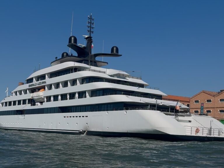 Private Yacht Sailing to Croatia, with Art In Voyage