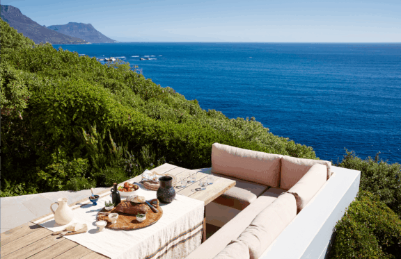 Villa Icaria, by Art In Voyage