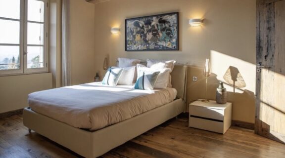 Provence by Art in Voyage